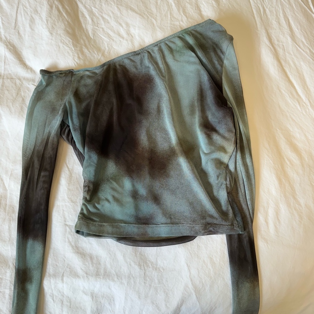 Asymmetrical Off-Shoulder Mesh Top - Picture 3 of 4